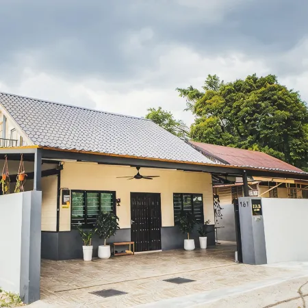 Looe Mansion@Pinjistation (15pax 6br)