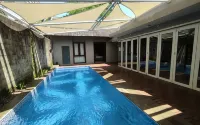 Gammara Hotel Makassar - Kolam Renang