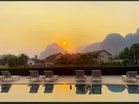Lisha Riverside Hotel(The Grand Riverside Hotel) فنادق في فانغ فينغ
