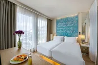 N’vY Manotel