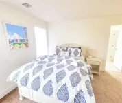 Beautiful 4 bed with Pool + Spa