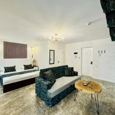 Istoriya Hotel