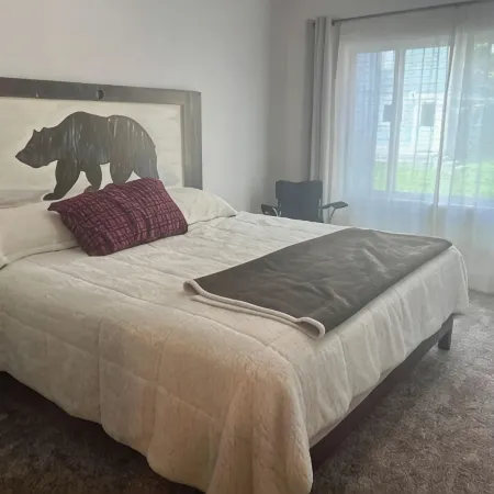 Spacious 3-bedroom apartment in beautiful downtown Ketchikan