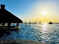 Laguna Shores- 4 Bed/4Bath Beachfront Condo