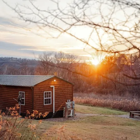 Cedar Wrapped Cozy Villa Cabin - 4 Miles From Trails