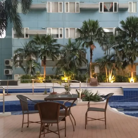 Citispace 1BR Unit Ridgewood Towers Near BGC #RW17