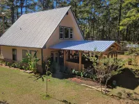 Cozy Studio, inspiring for an artist or writer. Unique farm experience for all.