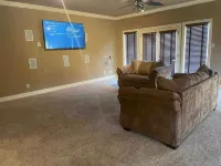 Spacious 5-bedroom house in lovely Blytheville with WiFi, fitness room - Wifi