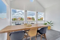 Modern 2BR Waterfront Apartment - Prime Location & Stunning View - Apartments