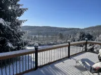 3-bedroom chalet just 13 minutes drive to Bethel Woods