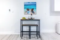 Charming and Super-Located Studio in enjoyable Naples with Everything you need! - Condos