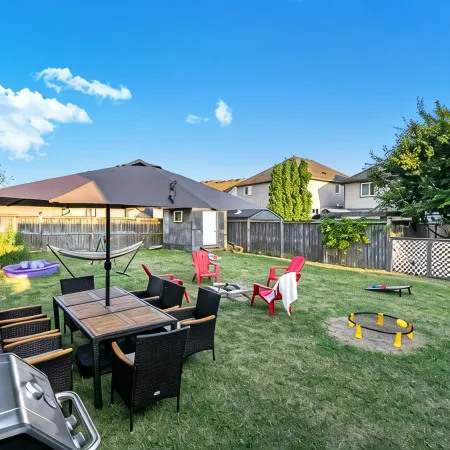 Niagara Retreat|HotTub|Sauna|Games|15 Min to Falls