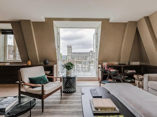 Westminster Apartments by D'Montrio