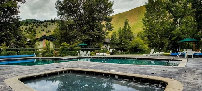Sun Valley 3BR - Walk to Warm Springs Lifts - Pool, Hot Tubs and River Views Hoteles en Ketchum
