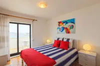 Apartment with Stunning Beach View, Very Cozy and Comfortable - Balkoner