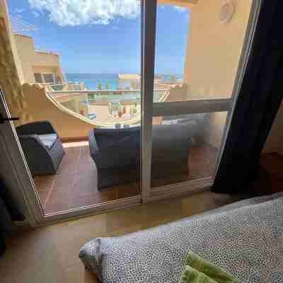Apartment, dream location, on the sandy beach, WiFi on request, community pool Rooms