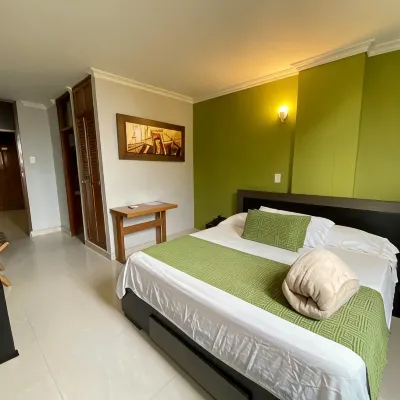 Hotel San Francisco Hotels near Parque Alegra Centro Comercial