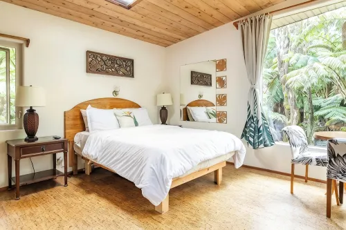 Charming 2-bedroom lodge in beautiful Volcano with Hot Tub