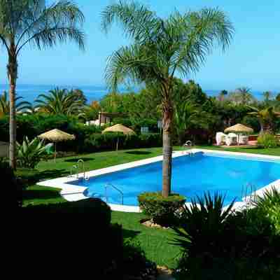 Apartment Costabella / Marbella, sea view, pool, near the beach / WiFi Fitness & Recreational Facilities