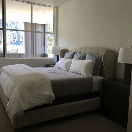 Luxury 3 Bedroom Condo Amazing Views & Unbeatable Downtown Location