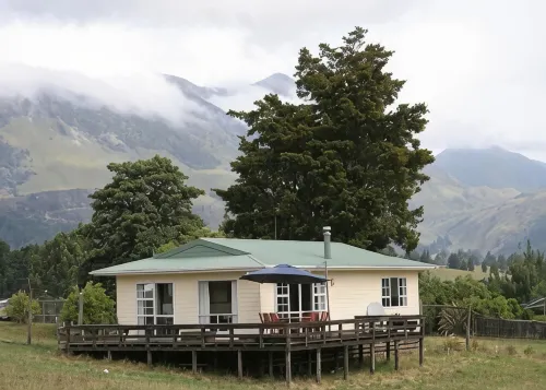 TAKAKA GOLDEN BAY HOBBIT AND LORD OF THE RINGS. - 3 estrellas