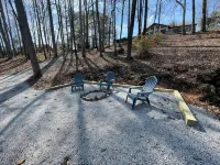 What a family lake house should be! Natural Beauty w/ space for each to enjoy!!! - 3つ星