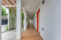 Maho Beach House - Spacious 1 Bedroom Suite