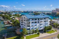 Spacious Waterfront, 3 BR/3 BA, Water Views, Walk to All