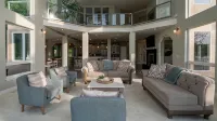 A Large Unique Panoramic Retreat at the Quiet 55-mile mark of Lake of the Ozarks - วิลล่า