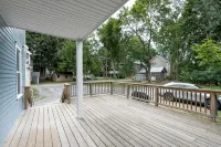 Fully Stocked Kitchen,  AC,  Wi-Fi, W/D,  Near Baseball and Walk to Downtown - Apartments