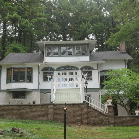Lakeview Historic Home Guest Rave: Delicious Breakfast