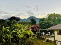 Tropical Paradise #8 at HBR, King Bed Studio with beach access, AC & kitchen - Condos