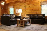 Pillow Rock Deluxe Luxury Log cabin in the New River Gorge area