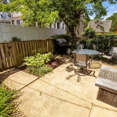 Charming Downtown 3rd Floor 1 Bedroom Apt