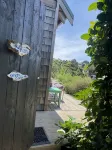 Rustic cabin, sea views, deck, bbq, kayak/SUP, wifi, 2 mins walk to beach, pets - Chalets