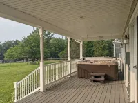 Perfect View: Plenty of room for everyone to stay and play!