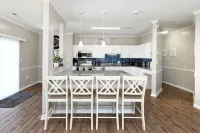 Beautiful Villa in Myrtle Beach within 4 min walk to the beach