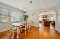 Center Street Retreat - One Block from Downtown Apex