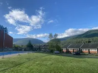 Family friendly townhouse minutes from Hunter Mountain! Hotels in Hunter