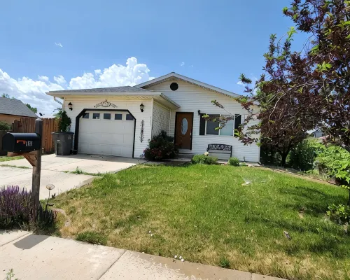 Quiet charming 3-bedroom house in central Cortez with WiFi and central air. Hotels in Cortez
