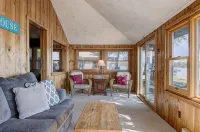 Charming 2-bedroom Hayward Cabin on Lac Courte Oreilles