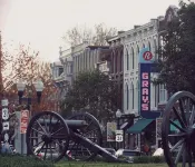 Bluebird Cottage in the Heart of Historic Downtown Franklin