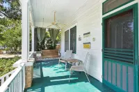 Classic Home in the Heart of Old Town Bay St. Louis Featuring Three King Beds! - 2-Star