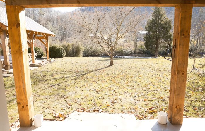 The Dogtrot in Dennis Cove - Creekside Cabin w/ Sauna, Hot Tub & at Trail Access
