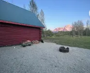 Beautiful Butte BNB 1-bedroom apartment in fantastic Palmer with WiFi. - Apartments