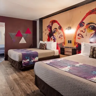 Downtown Phoenix Hotel Отели рядом с достопримечательностью «Коппер-сквер»