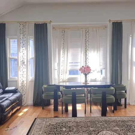 Luxurious 3 bedroom Condo in Jersey City. 10 mins Walk to JSQ Path station