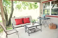 RANCH LIFE!  Guest House on Ranch with Pool & Hot Tub - 4-stjärniga
