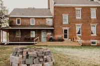 Family Retreat at Lansdowne Manor - Homestays
