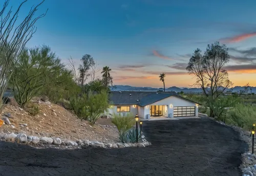 Skyline: 5 bed/6 bath, amazing views, tennis & basketball courts, pool, hot tub - Ylellinen